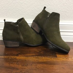 Bamboo olive booties